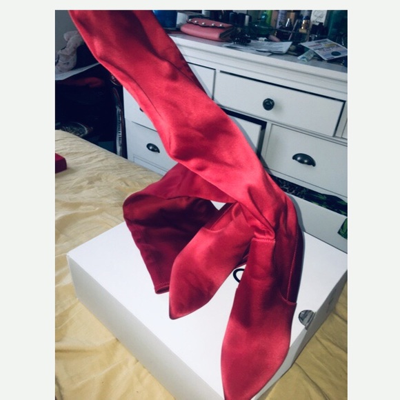 Red high boots - Picture 2 of 4